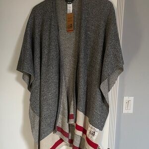 Roots Cabin Collection Classic Grey Cream with Red Accents